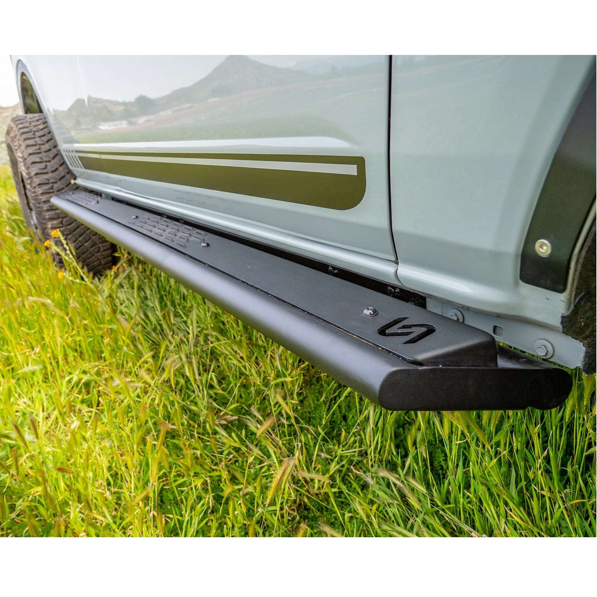 Step and Rock Slider for Ford Bronco 4-Door