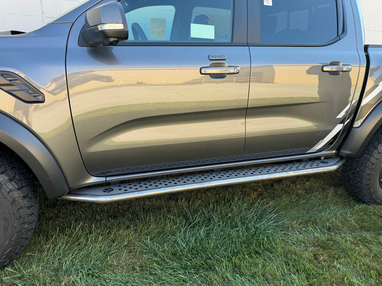 GOAT FORD RANGER SLIDERS / STEPS