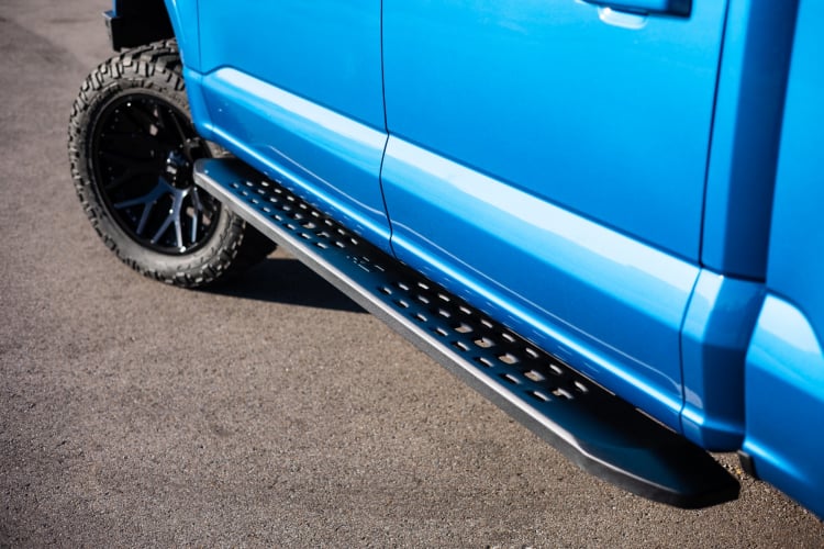 Rough Country RAPTOR STYLE RUNNING BOARD CREW CAB | BLACK | FORD F-150 (15-23)/F-150 LIGHTNING (2022)